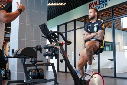 Copa do Mundo: exames de Neymar apontam 'boa evolução' , afirma CBF