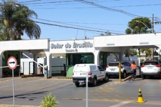 Defesa de Bolsonaro pede a Moraes que prorrogue prisão domiciliar