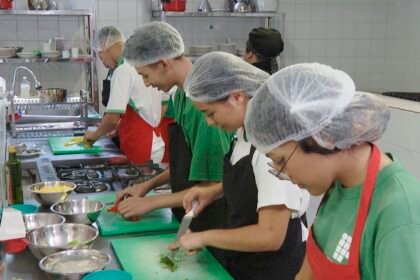 Desemprego até maio cai para 5,6%, o menor já registrado no período