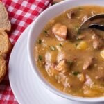 Confira 7 receitas de sopas e caldos para aquecer o jantar nos dias frios e deixar o inverno mais saboroso