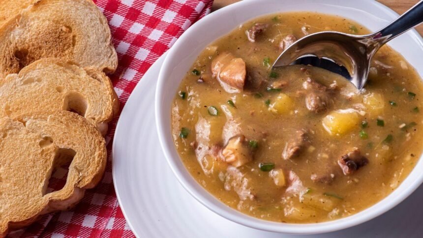 Confira 7 receitas de sopas e caldos para aquecer o jantar nos dias frios e deixar o inverno mais saboroso