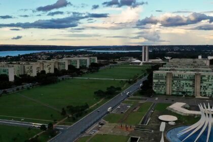 Governo define horário de expediente em jogos do Brasil na Copa