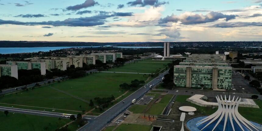 Governo define horário de expediente em jogos do Brasil na Copa