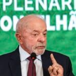 Governo estuda devolução de celular roubado nos Correios, diz Lula