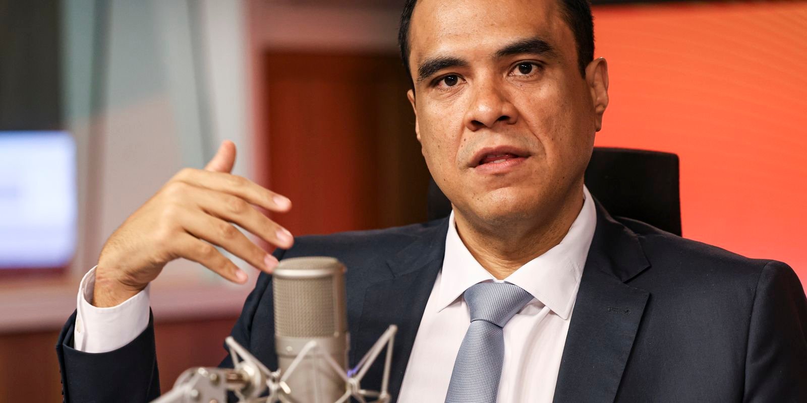 Guia em mandarim mostra oportunidades de investimentos no Brasil