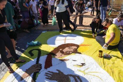 Jovens no DF se unem por tapetes de Corpus Christie “jejum” de telas