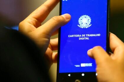 Mercado de trabalho formal cresce 3,6%; serviço público puxa alta