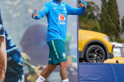 Neymar não viaja com seleção para Cleveland; segue em tratamento