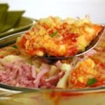 Nhoque gratinado combina massa macia, molho encorpado e muito queijo derretido