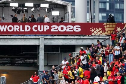 Paixão pelo futebol expõe população à publicidade de bets, alerta Idec