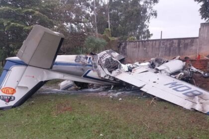 Queda de bimotor deixa dois mortos em Marília, interior de São Paulo