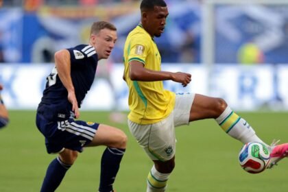Rayan destaca papel defensivo do ataque em trabalho de Ancelotti