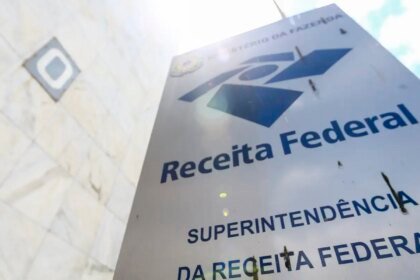 Receita paga lote especial de restituição automática em julho