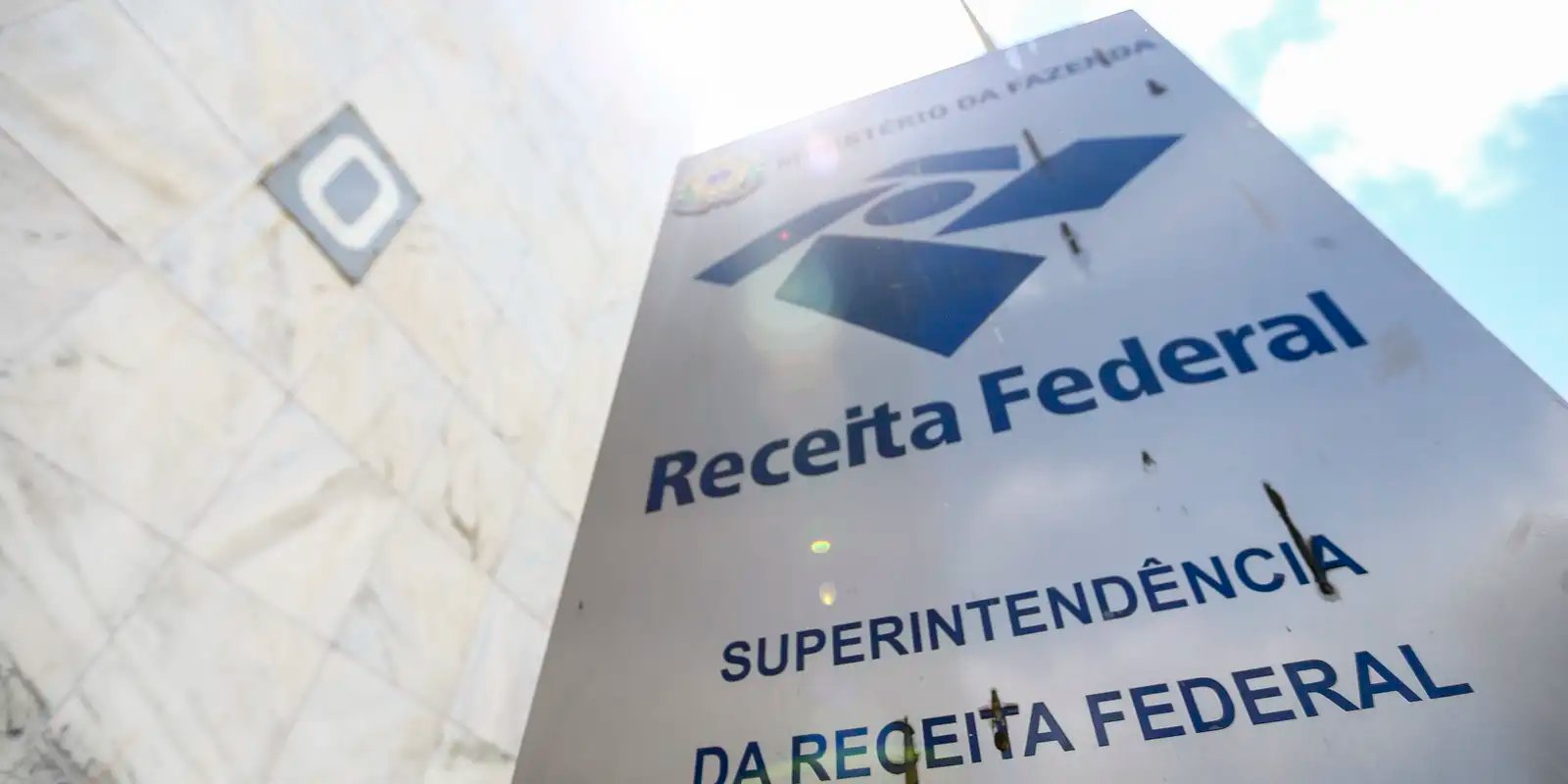 Receita paga lote especial de restituição automática em julho