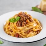 Evitar erros simples no preparo ajuda a deixar o macarrão mais saboroso e com a textura ideal