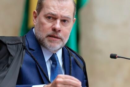 Toffoli vota para conceder 60 dias para big techs implementarem regras