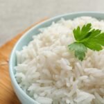 Você lava o arroz antes de cozinhar? Veja se isso é realmente necessário