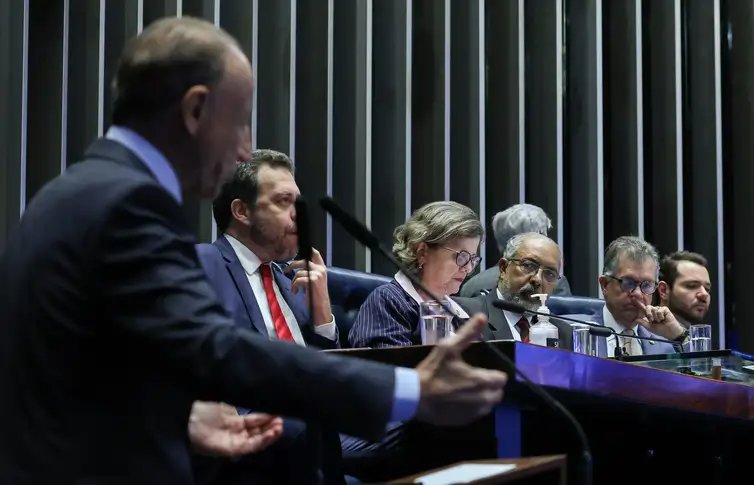 Brasília – DF – 01/07/2026 - Sessão semipresencial para debater os impactos sociais, econômicos e produtivos da proposta de emenda à Constituição que trata da redução da jornada de trabalho e do fim da chamada escala 6x1 no Brasil. ( Presidente da Fiesp, Paulo Skaf ) Foto: Lula Marques/ Agência Brasil