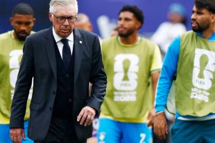 Ancelotti lamenta eliminação e já projeta novo ciclo: "Não é o fim"