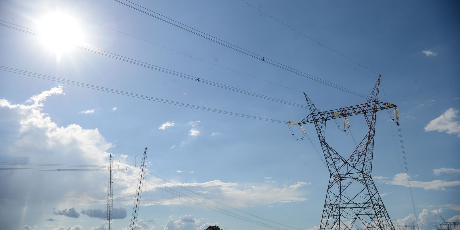 Annel sorteia mais quatro lotes de transmissão de energia