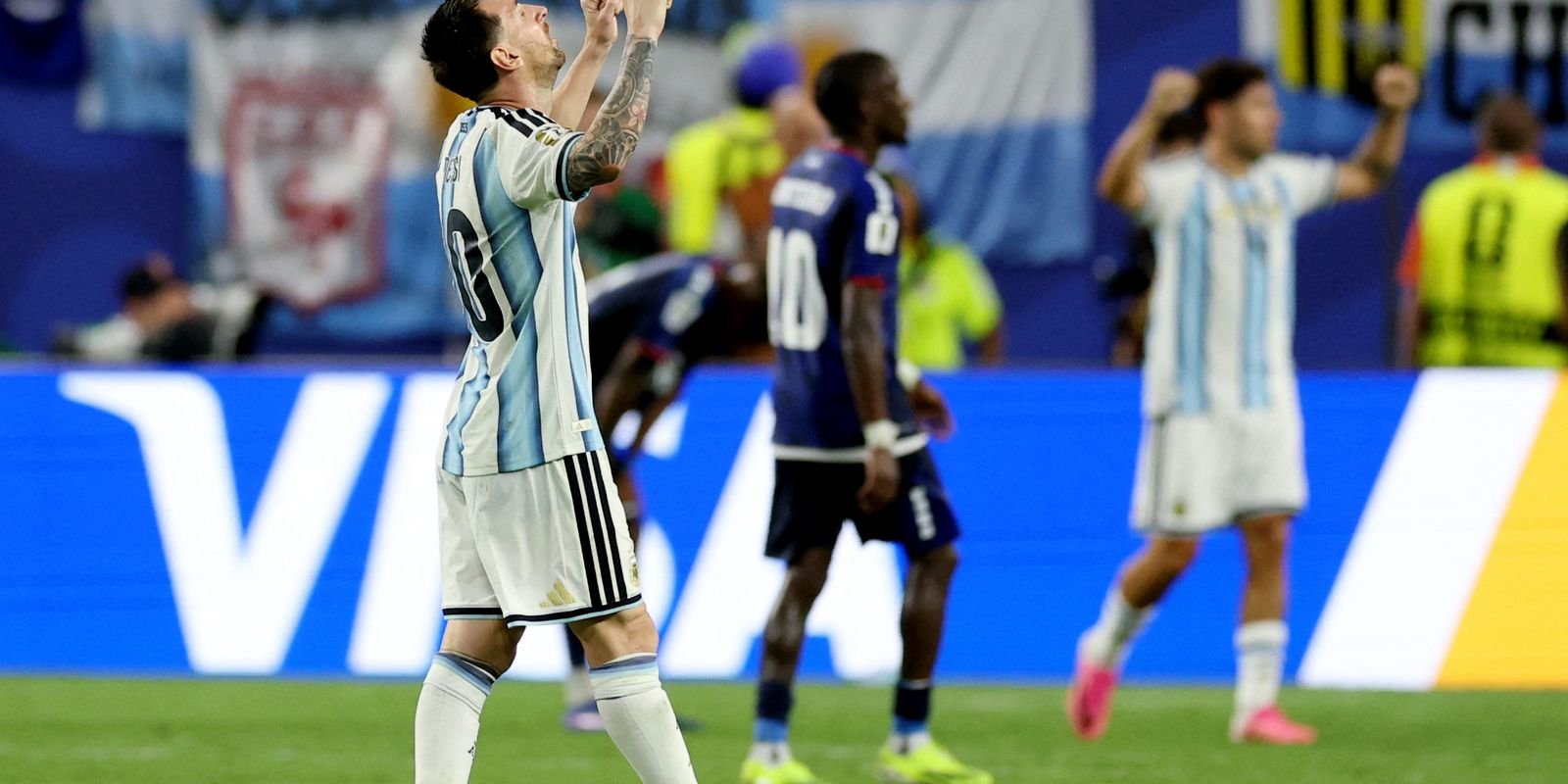 Argentina passa sufoco, mas encerra "conto de fadas" de Cabo Verde