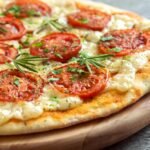 Escolha sua receita favorita e prepare uma pizza caseira deliciosa.