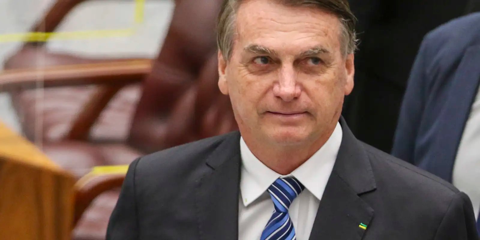 Exército entrega armas de Bolsonaro à PF e informa falta de duas