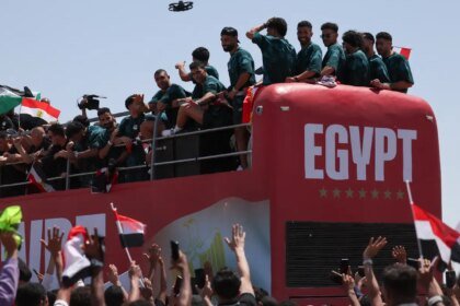 Jogadores do Egito são recebidos como heróis após atuação na Copa