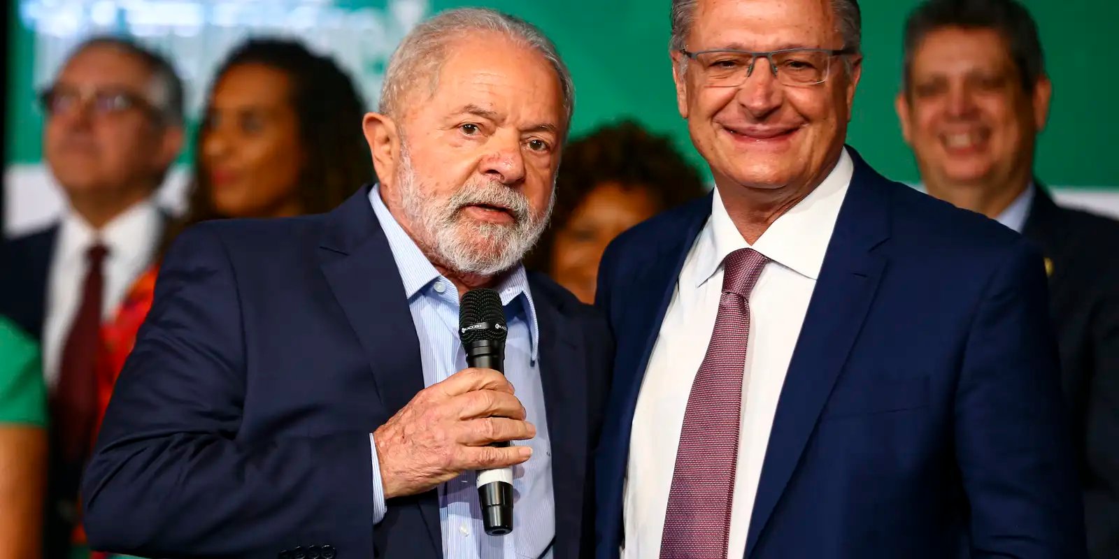 Lula e Alckmin tomam posse hoje; entenda o rito