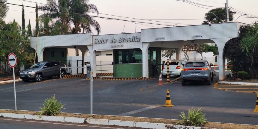 Moraes suspende visitas a Bolsonaro na prisão domiciliar