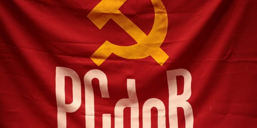 PCdoB oficializa apoio à candidatura de Lula