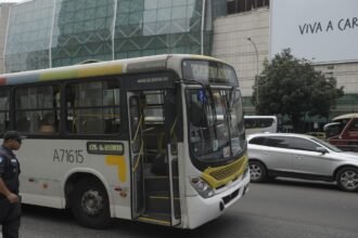 Rodoviários do Rio decidem continuar em estado de greve até amanhã