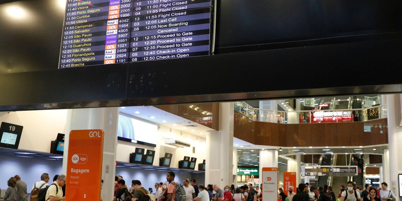 Aeroporto Santos Dumont é liberado para pousos e decolagens