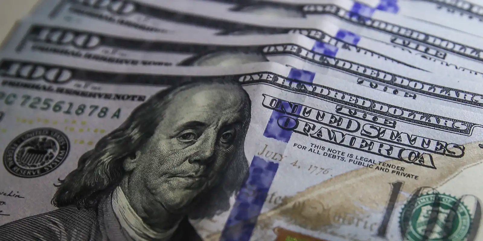 Dólar cai para R$ 5,17 após anúncio de recompra de títulos nos EUA