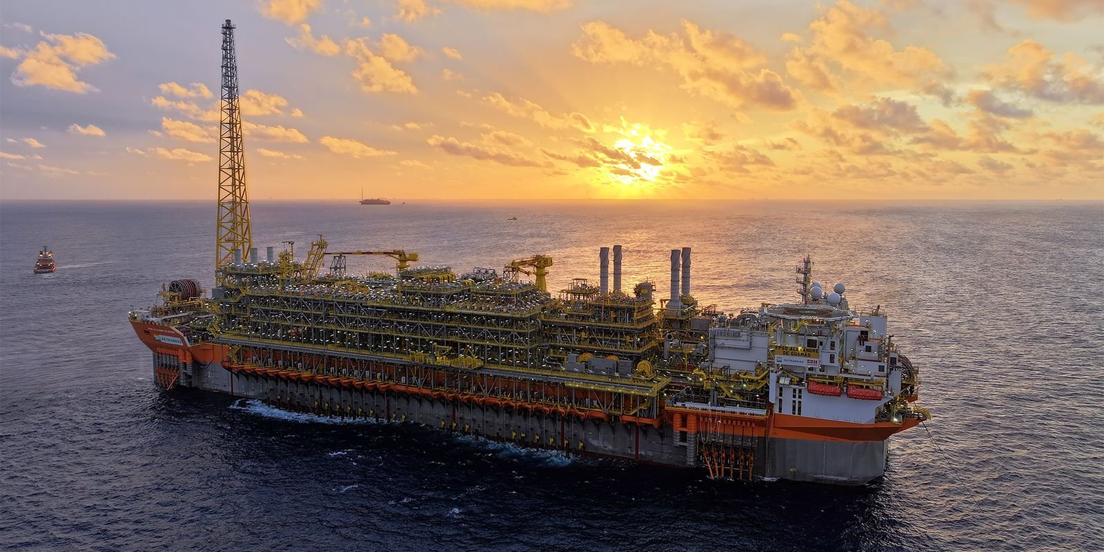 Navio-plataforma da Petrobras atinge produção máxima no pré-sal