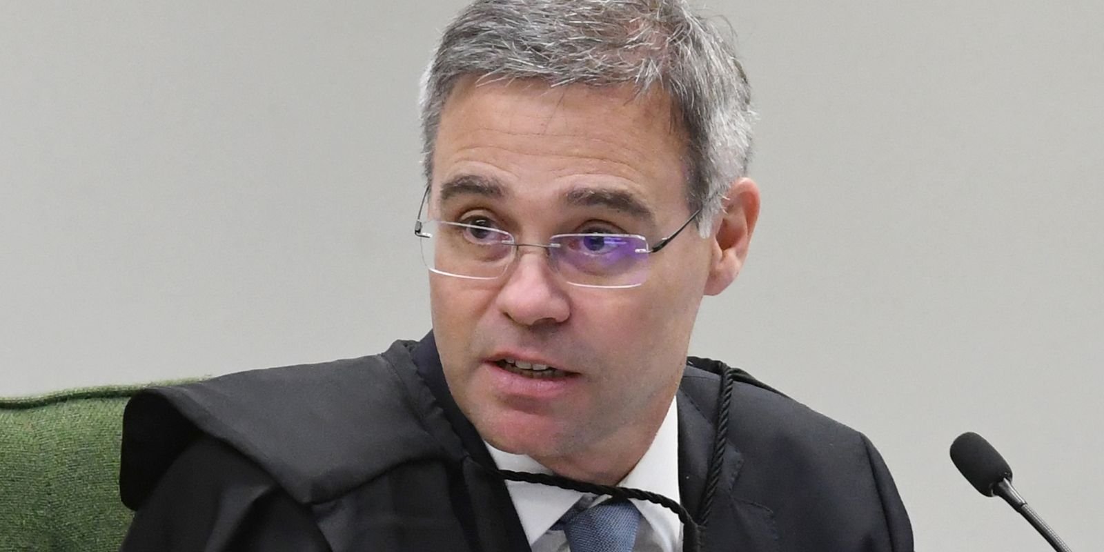 Mendonça usou pedido do partido Novo para afastar diretor-geral da PF