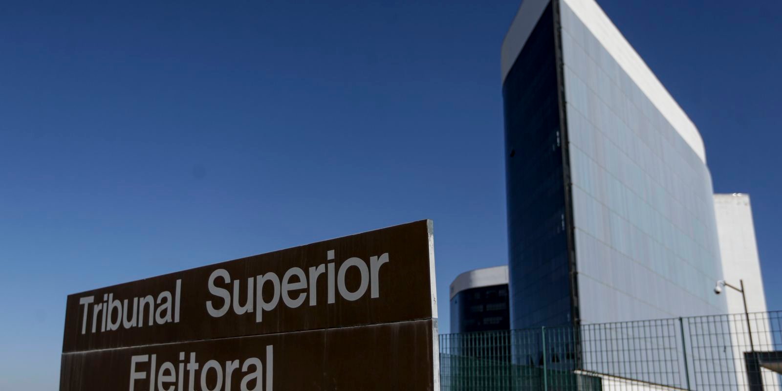 TSE rejeita ação para derrubar imagem de Bolsonaro feita por IA