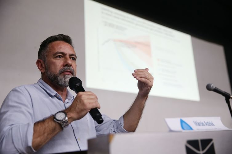 José Cruz/Agência Brasil Brasília 21/03/2023 - O representante do Observatório do Clima, Márcio Astrini durante Seminário internacional Grito das águas
Foto: José Cruz/Agência Brasil