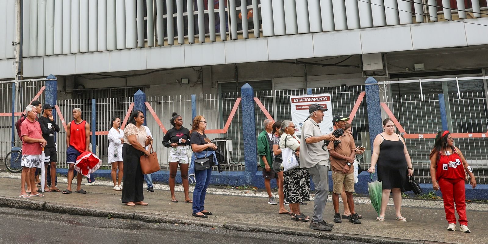 Centrais sindicais criticam falta de ônibus no dia da eleição