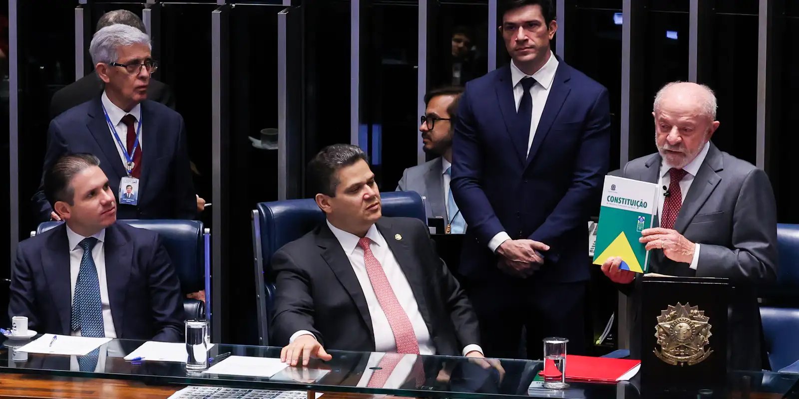 Congresso promulga emenda de aposentadoria especial de agente de saúde