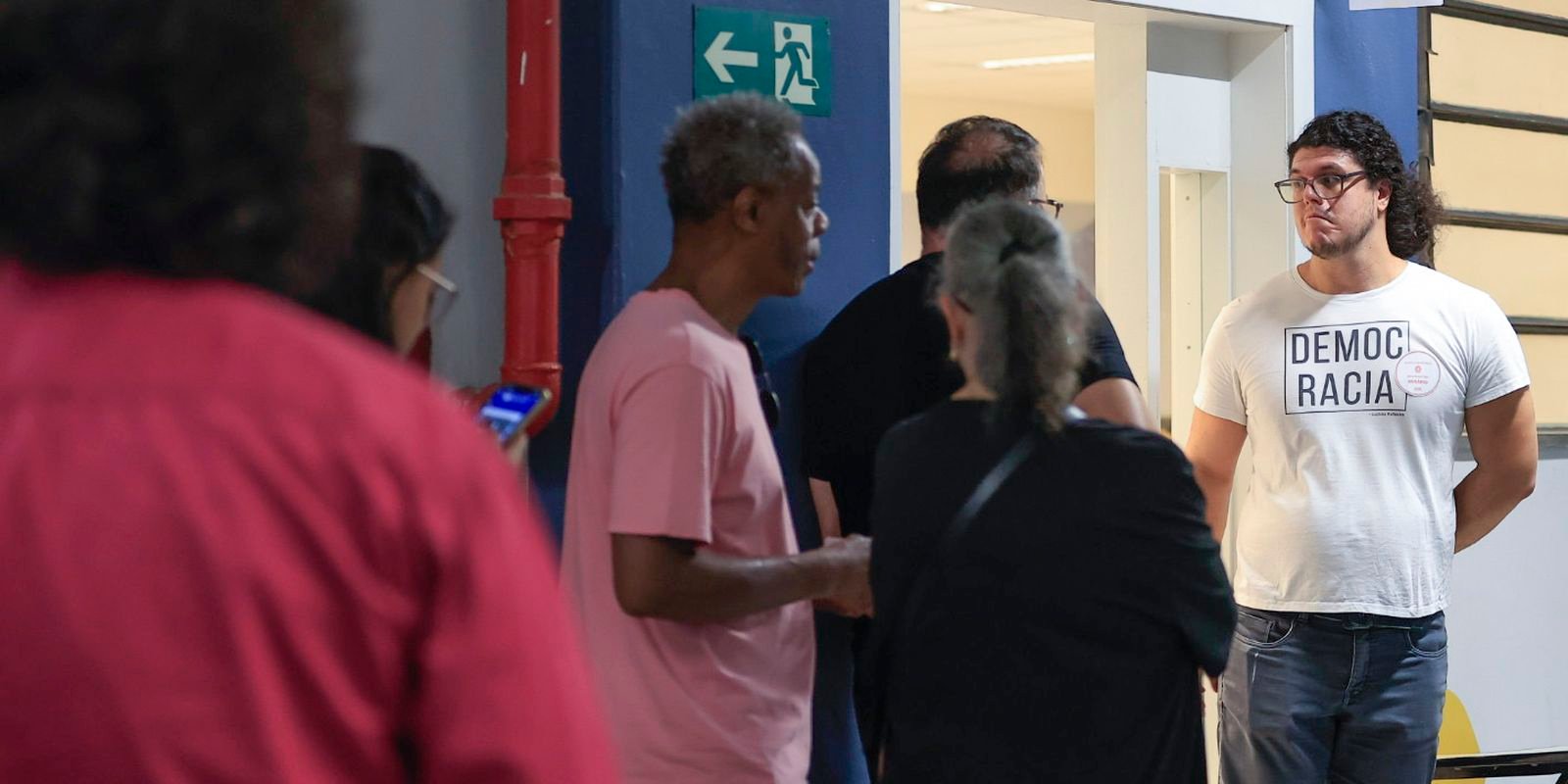 Eleitores têm até as 17h para escolher candidatos