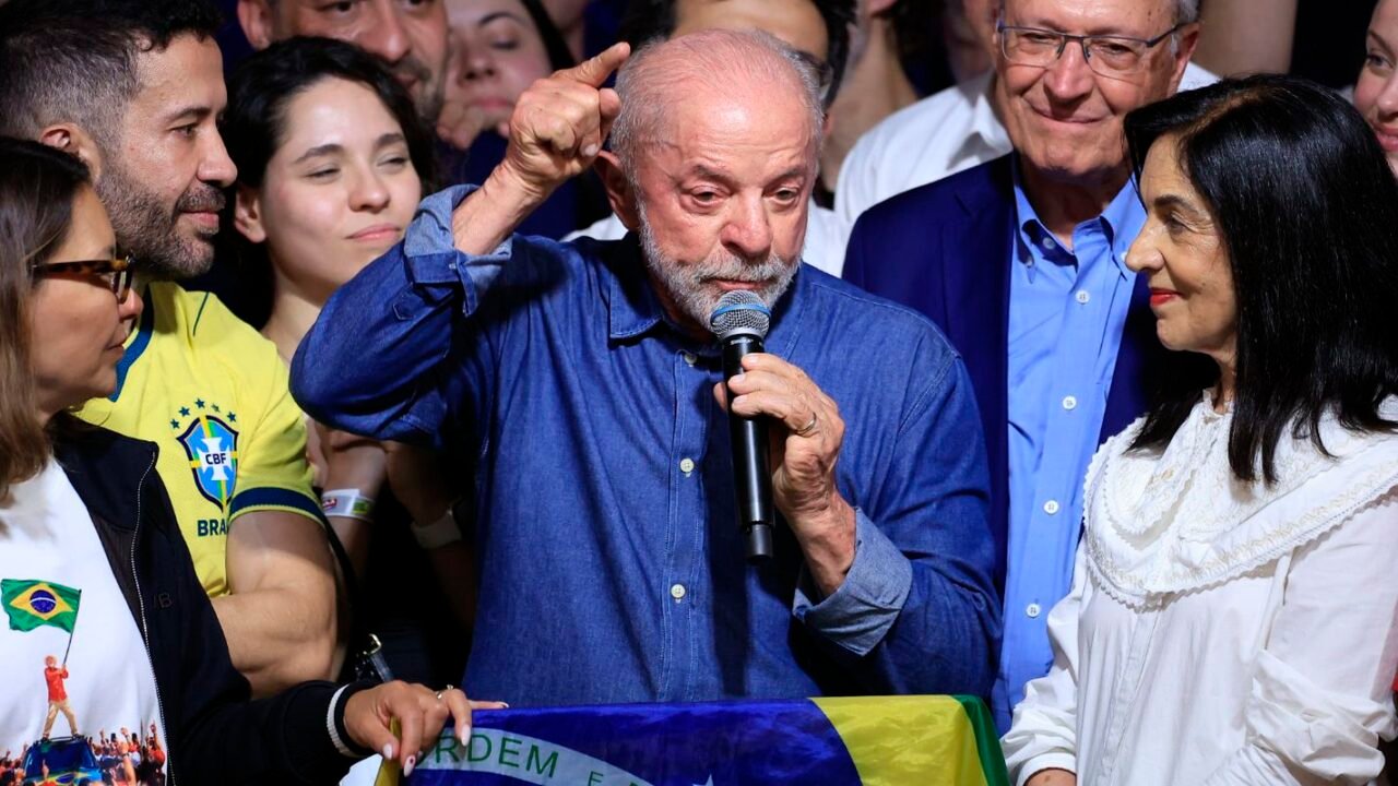 Motta e Alcolumbre, líderes do Congresso Nacional, parabenizam Lula