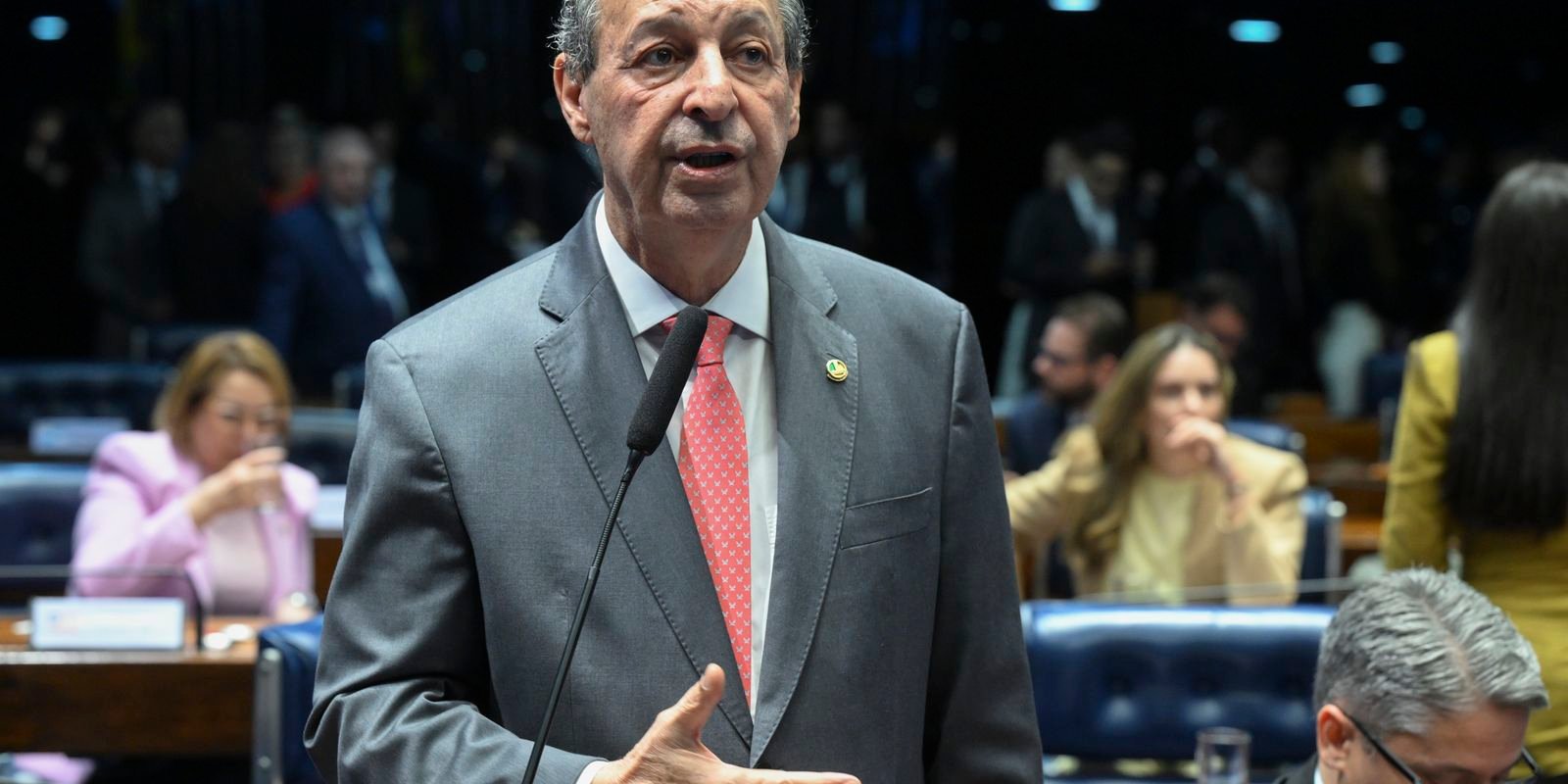 Omar Aziz é eleito governador do Amazonas