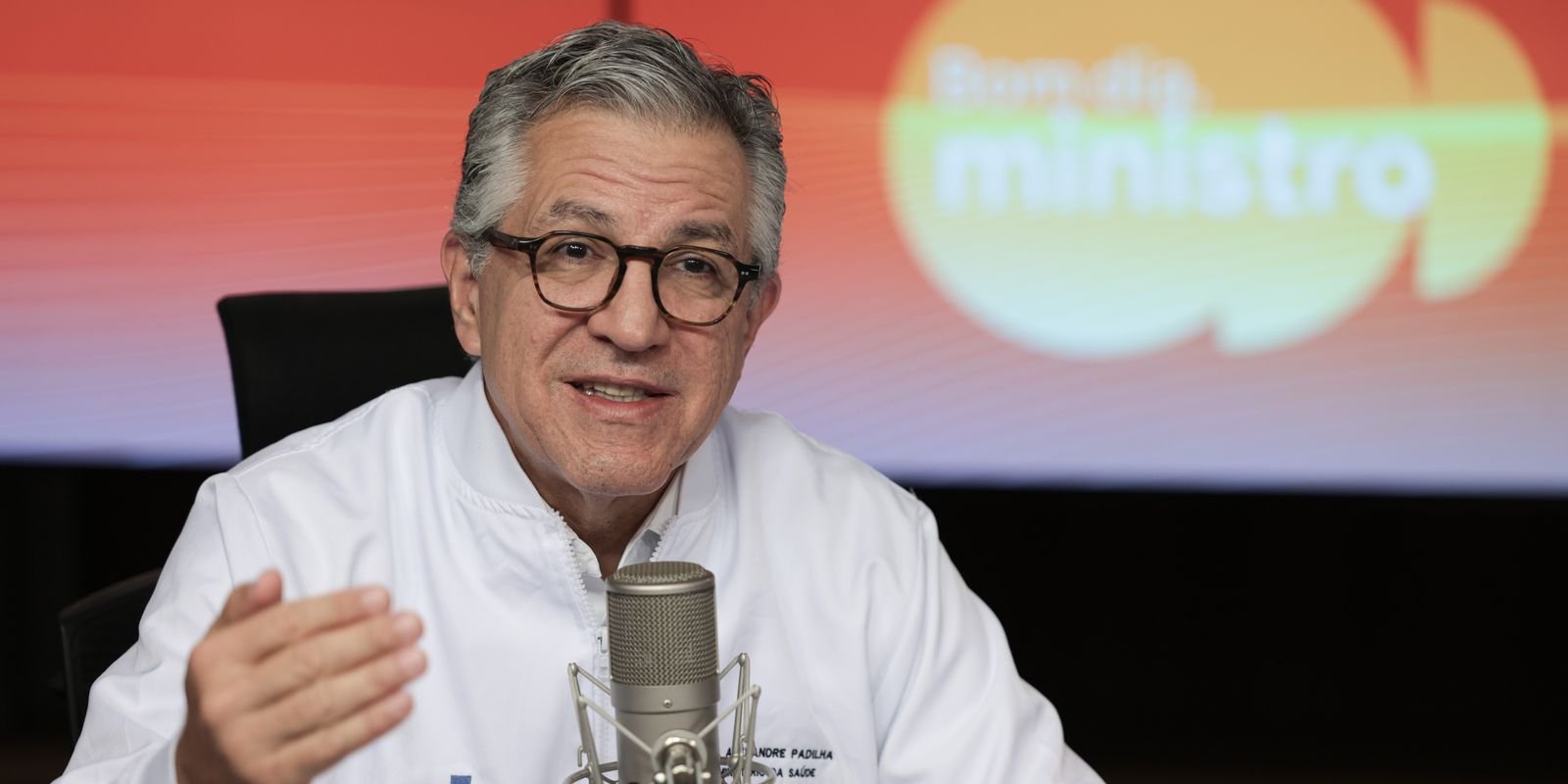 PF desmente 'Veja' e Padilha aciona Justiça sobre fake news contra Lul