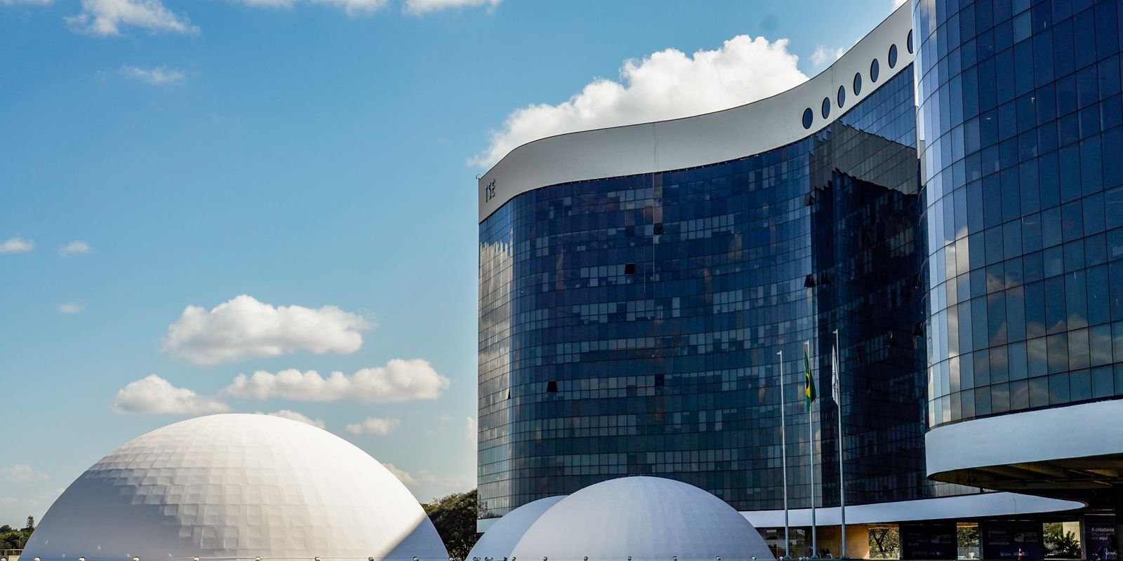 TSE nega pedido da campanha de Flávio para barrar posts de sindicatos