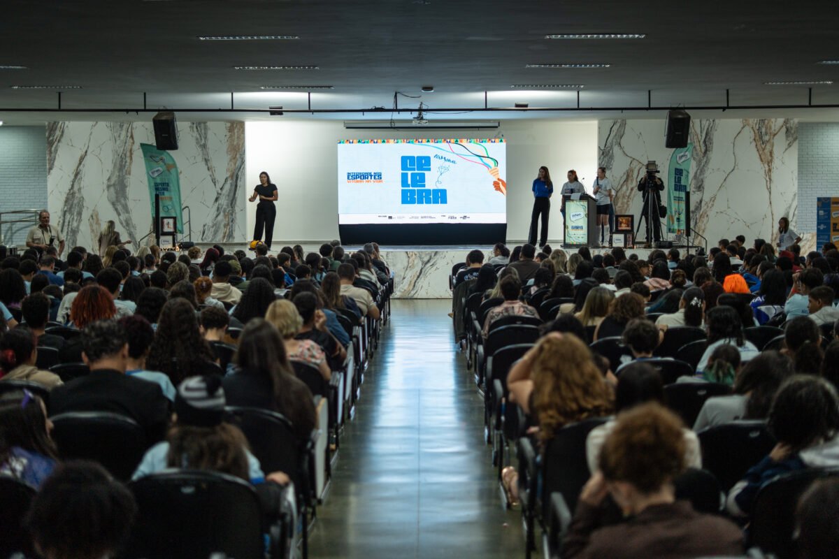 Estudantes da rede pública participam de premiação do projeto NaMoral 2026