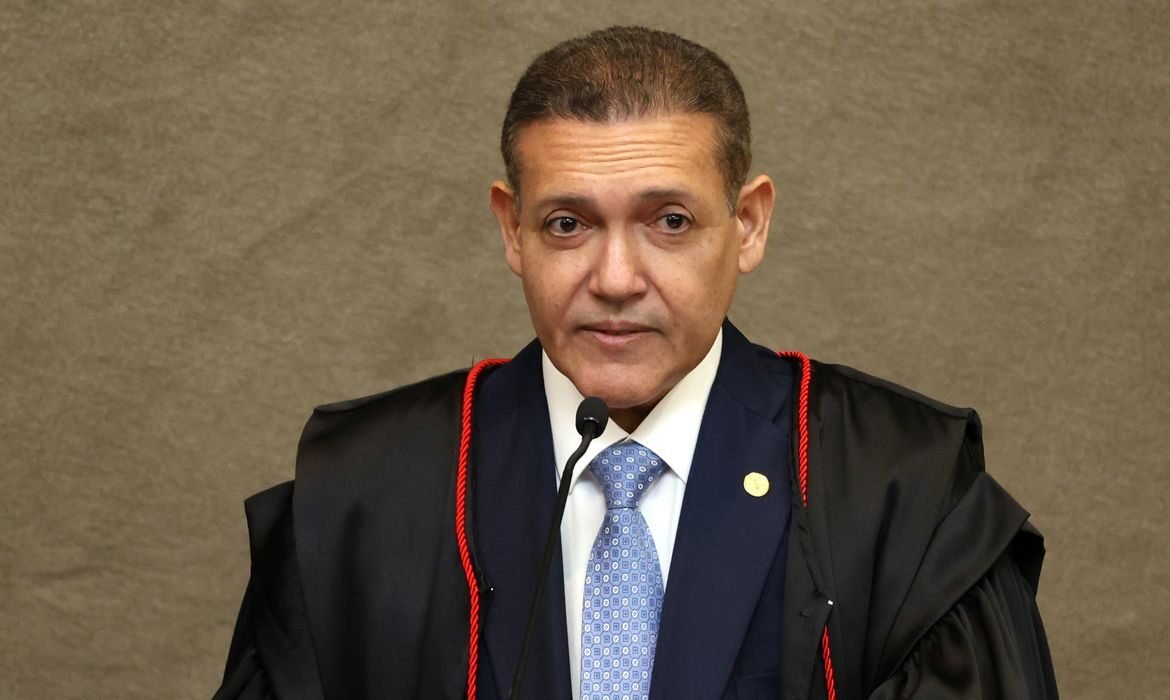 Kassio pede à PGR parecer sobre revisão da pena de Bolsonaro