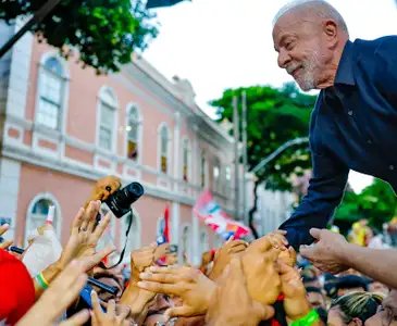 Foto: Ricardo Stuckert 21.10.2026 - Presidente da República, Luiz Inácio Lula da Silva, durante Caminhada com Lula em Belo Horizonte, realizado na praça da estação, Belo Horizonte - MG.
Foto: Ricardo Stuckert