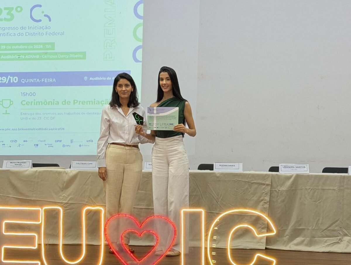Pesquisa de estudantes da Escs é premiada em Congressos de Iniciação Científica